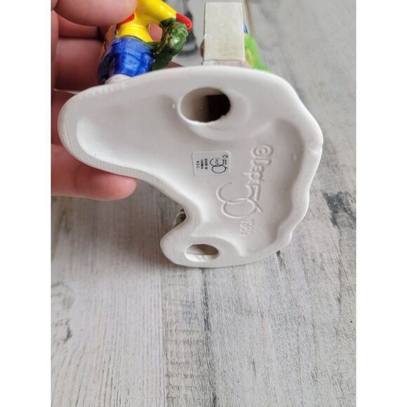 Dept 56 51349 AS IS Kids Decorating The Village Sign xmas - Picture 11 of 11